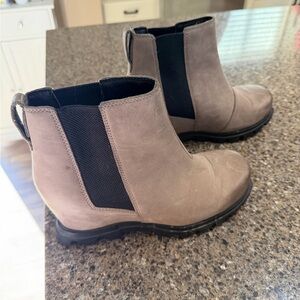 Sorel Taupe Chelsea Booties with Black Elastic Panels